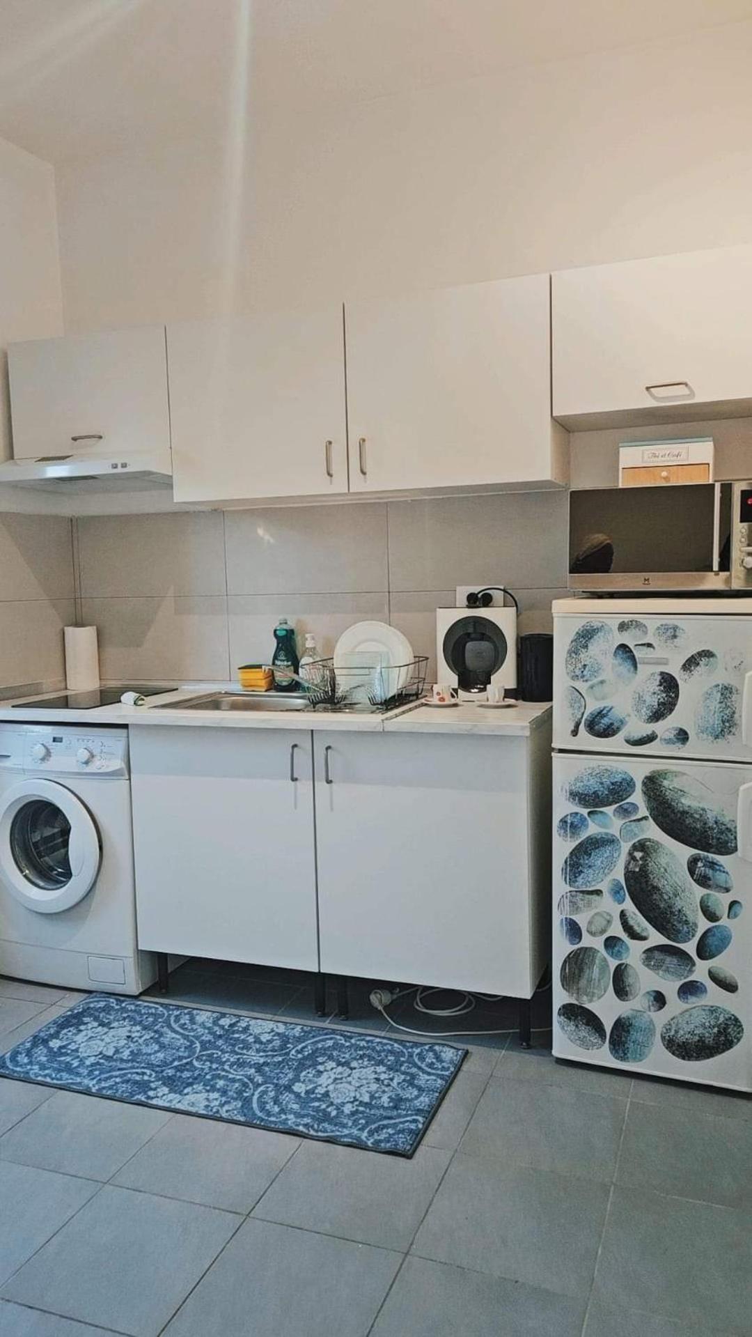 Peace Apartment Марсилия Екстериор снимка